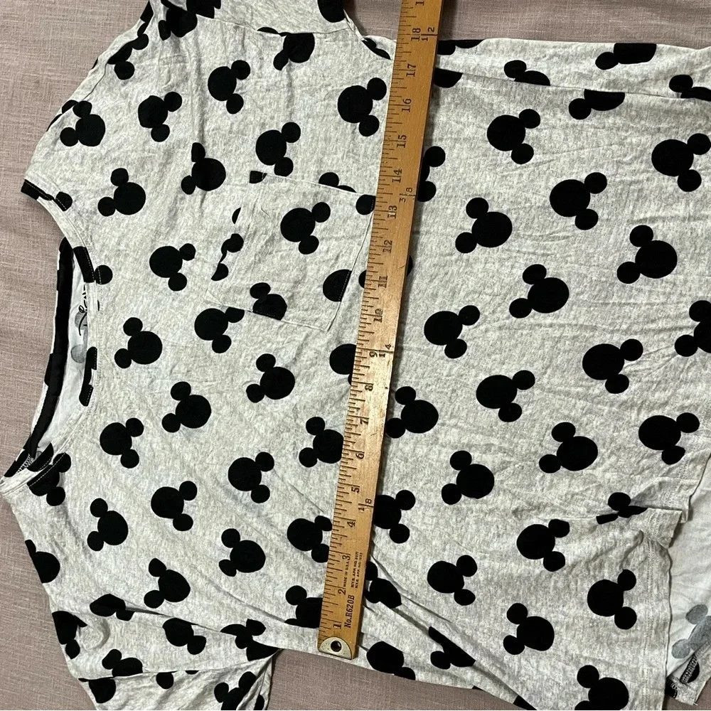 DISNEY Women's size Medium Oversized All over Print Mickey Mouse Pocket Tee